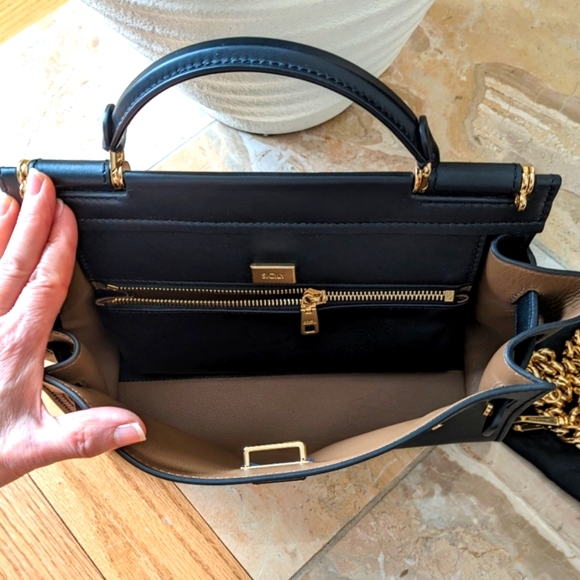 D&G RARE Leather Tote/Bag. Chain for Waist, Hand, or Shoulder Carry - Picture 8 of 16